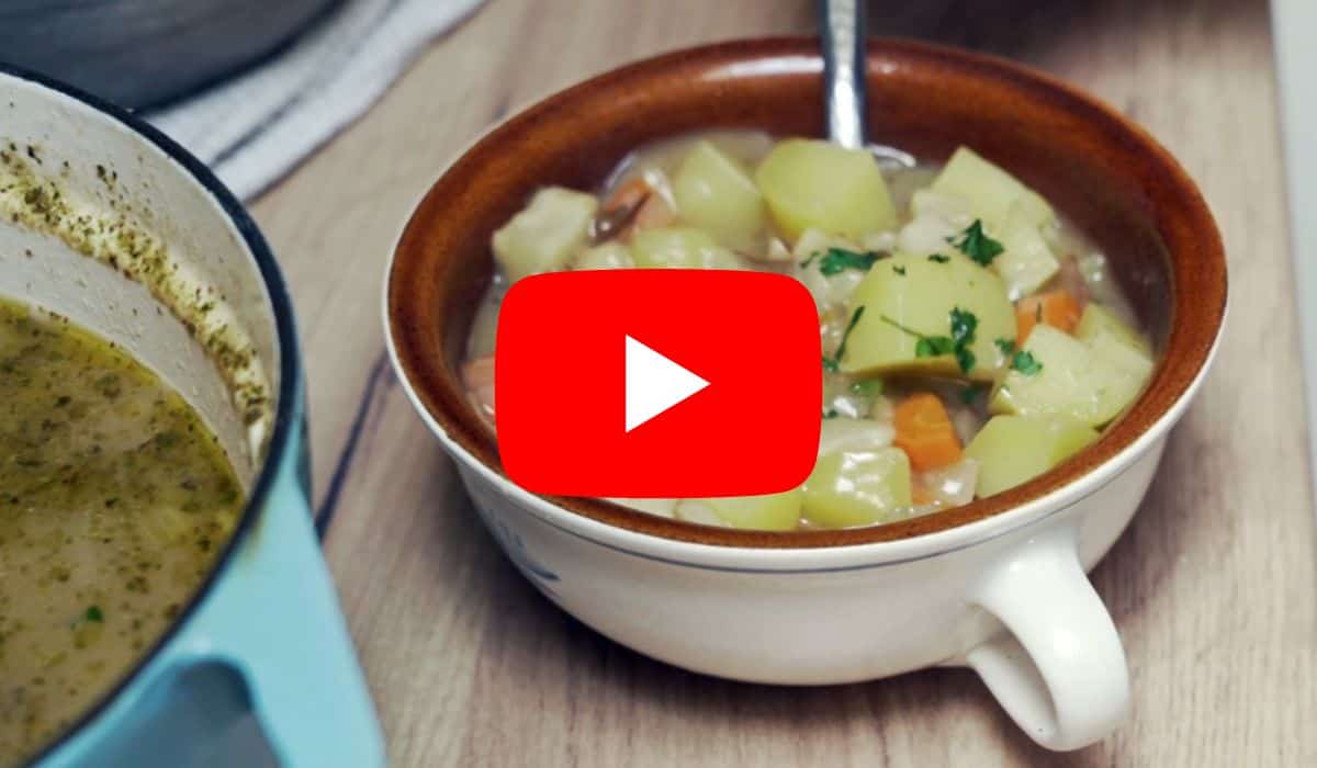 Video recipe for Czech potato soup.