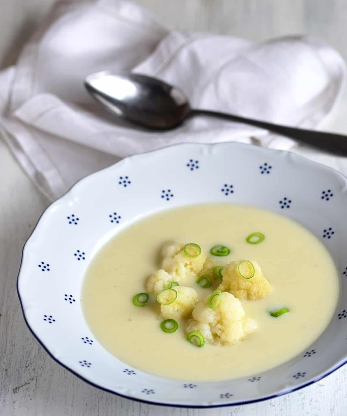 květáková polévka Czech cauliflower soup