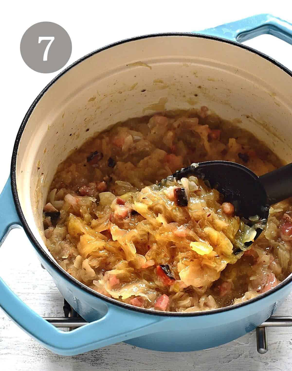 czech braised sauerkraut