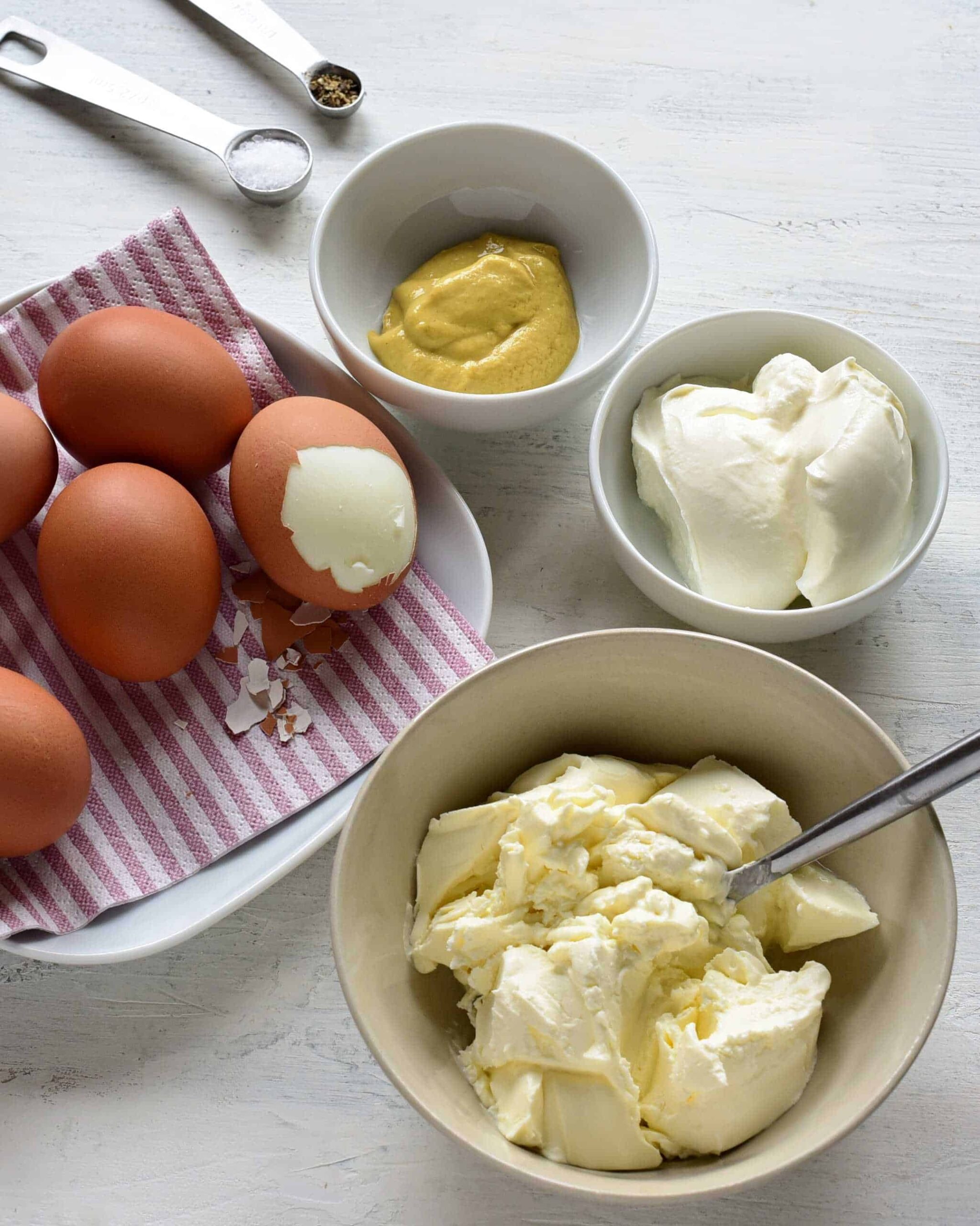 egg salad vajíčková pomazánka Czech, ingredients