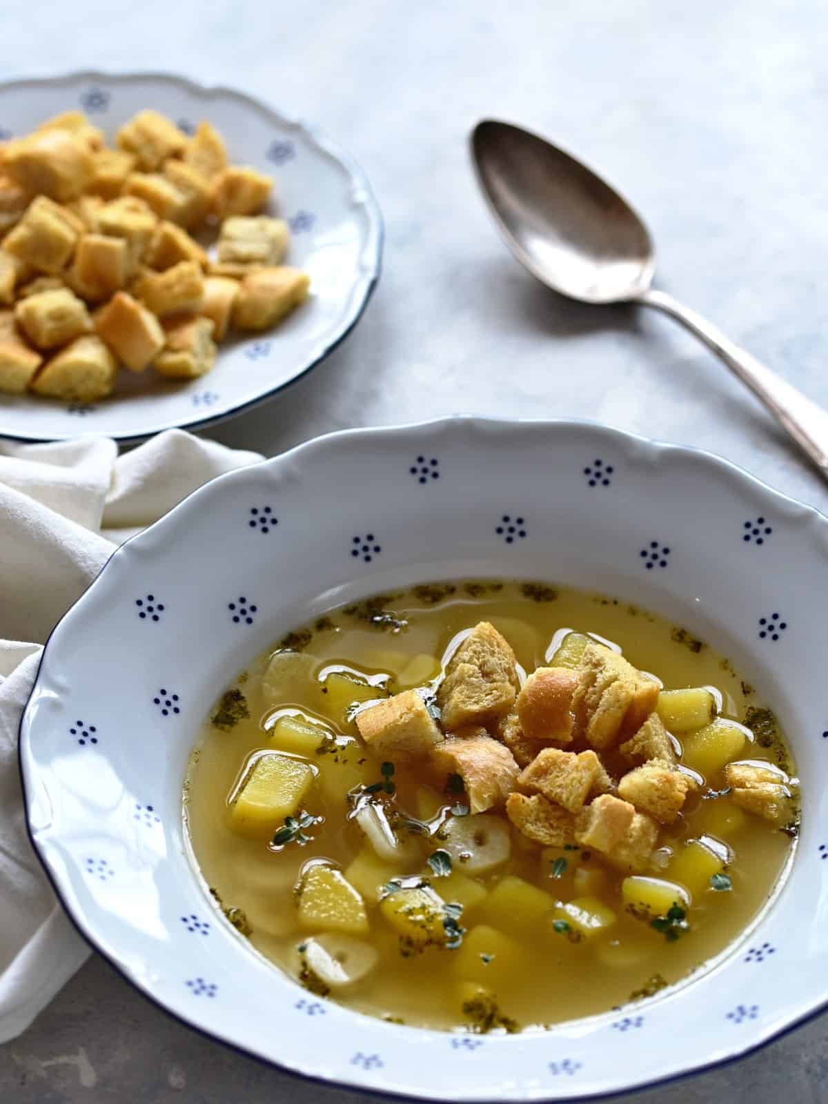 czech garlic soup česnečka