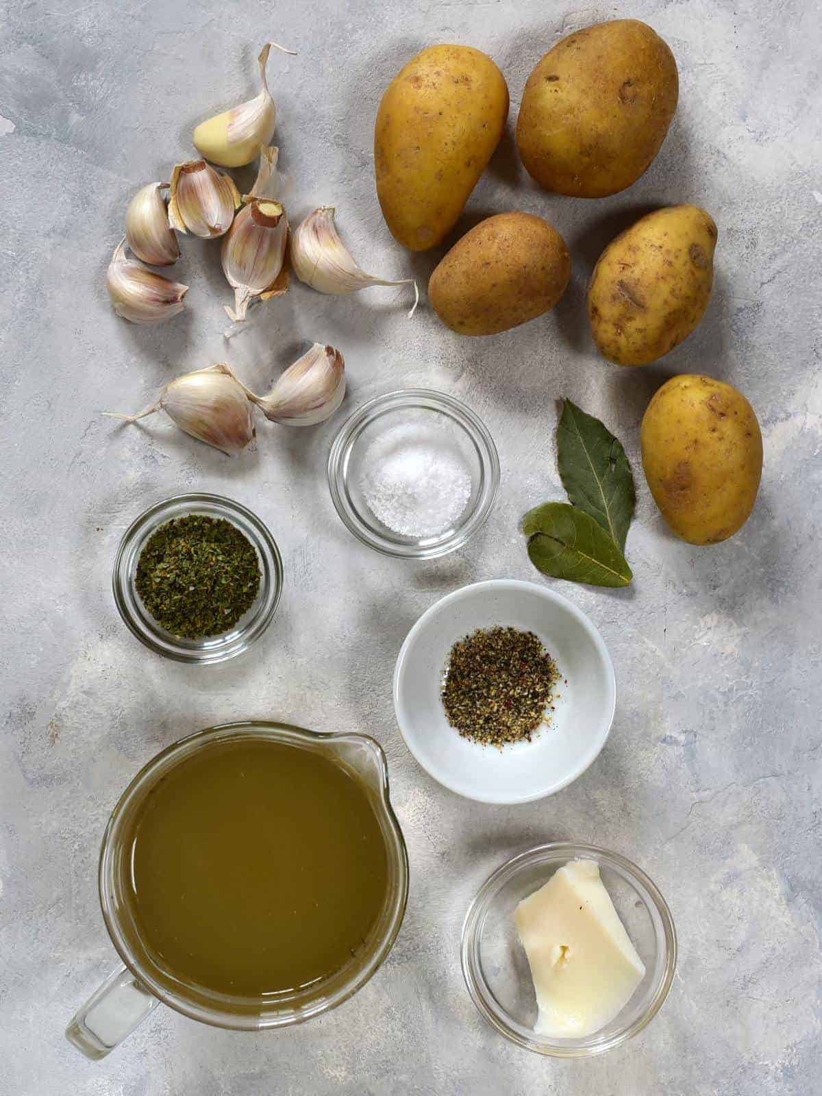 Czech česnečka ingredients