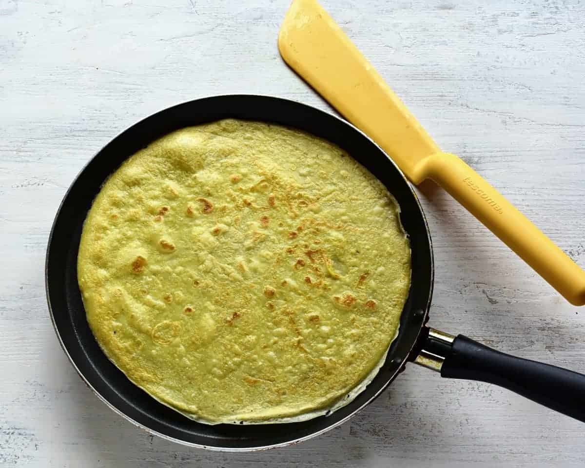 making czech palačinky