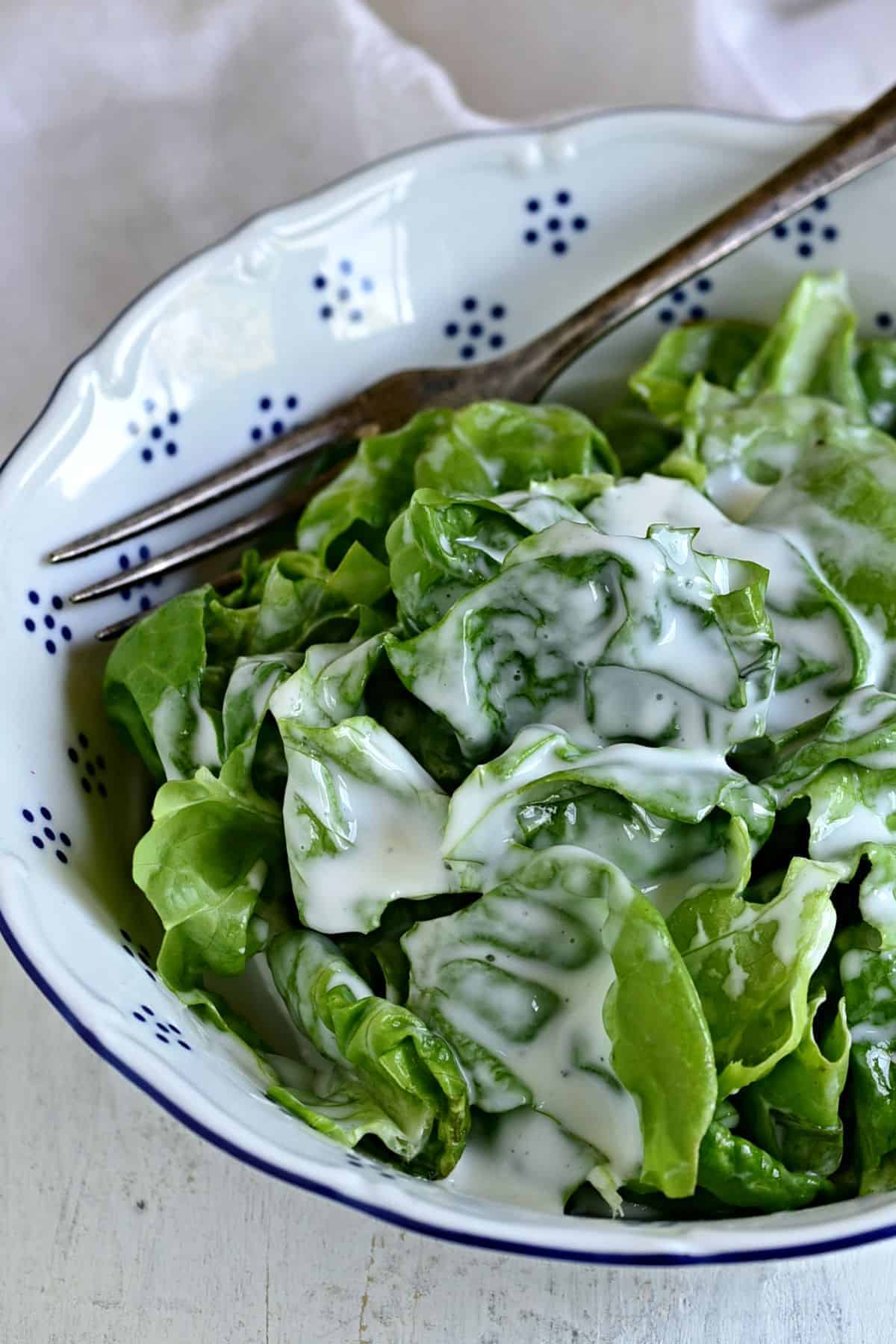 lettuce salad with dressing