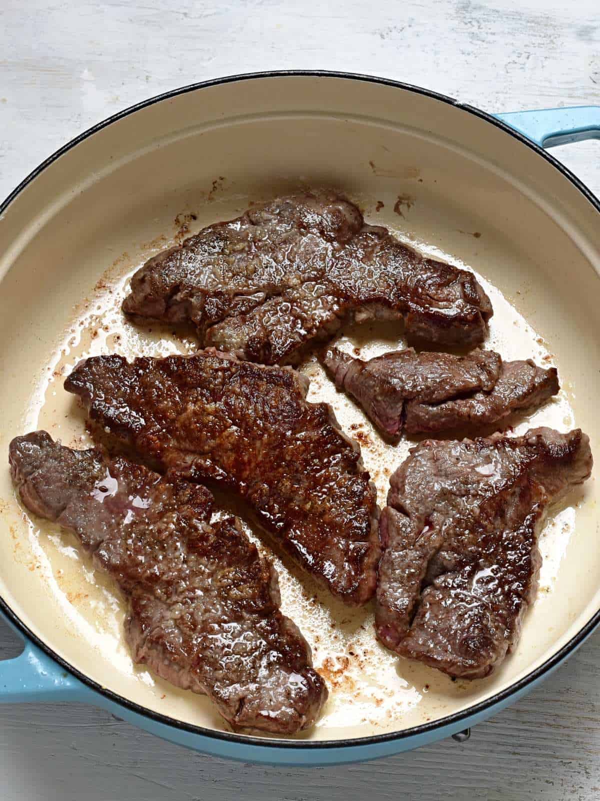 searing beef slices