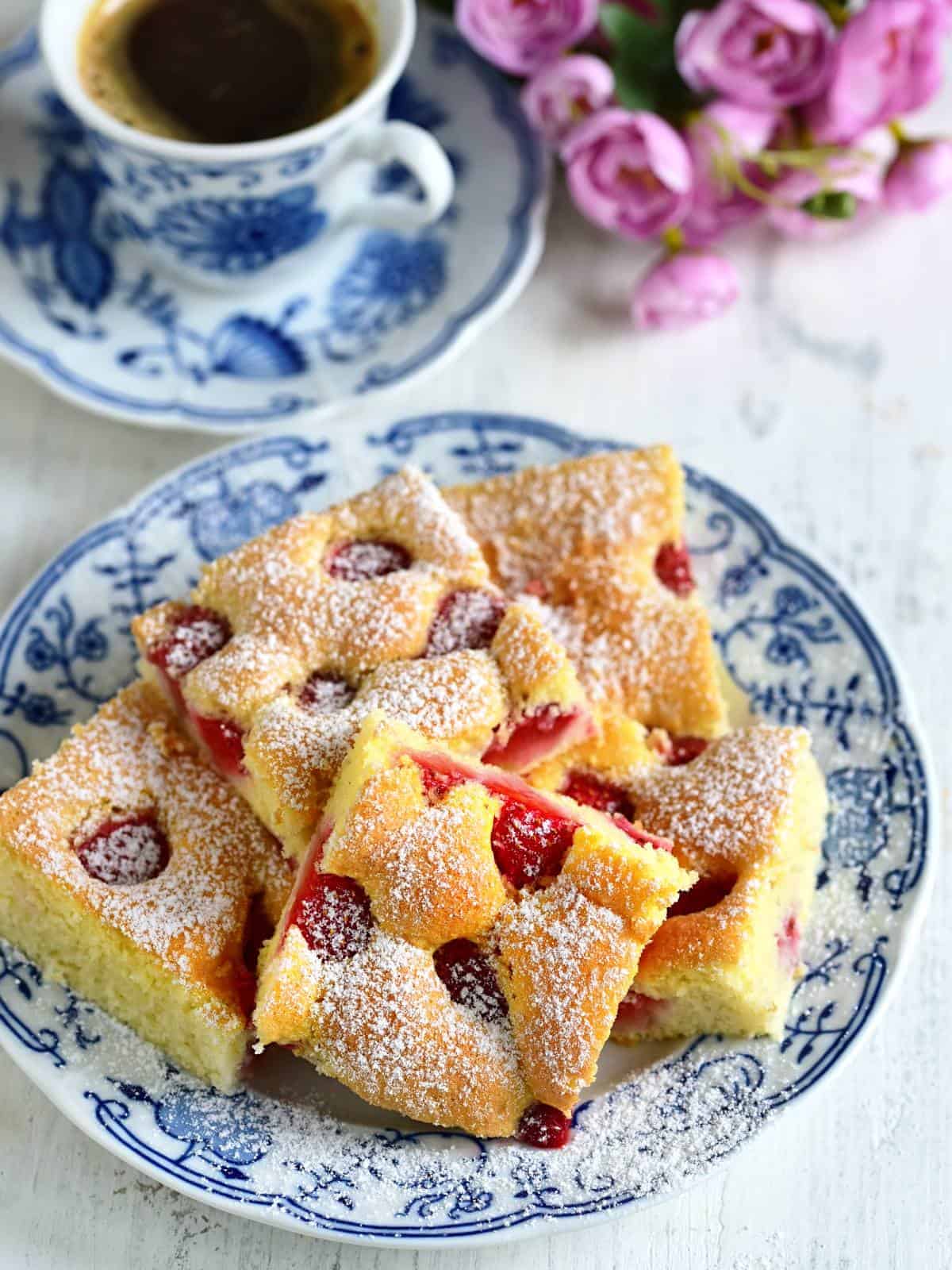 strawberry coffee cake czech jahodový koláč bublanina