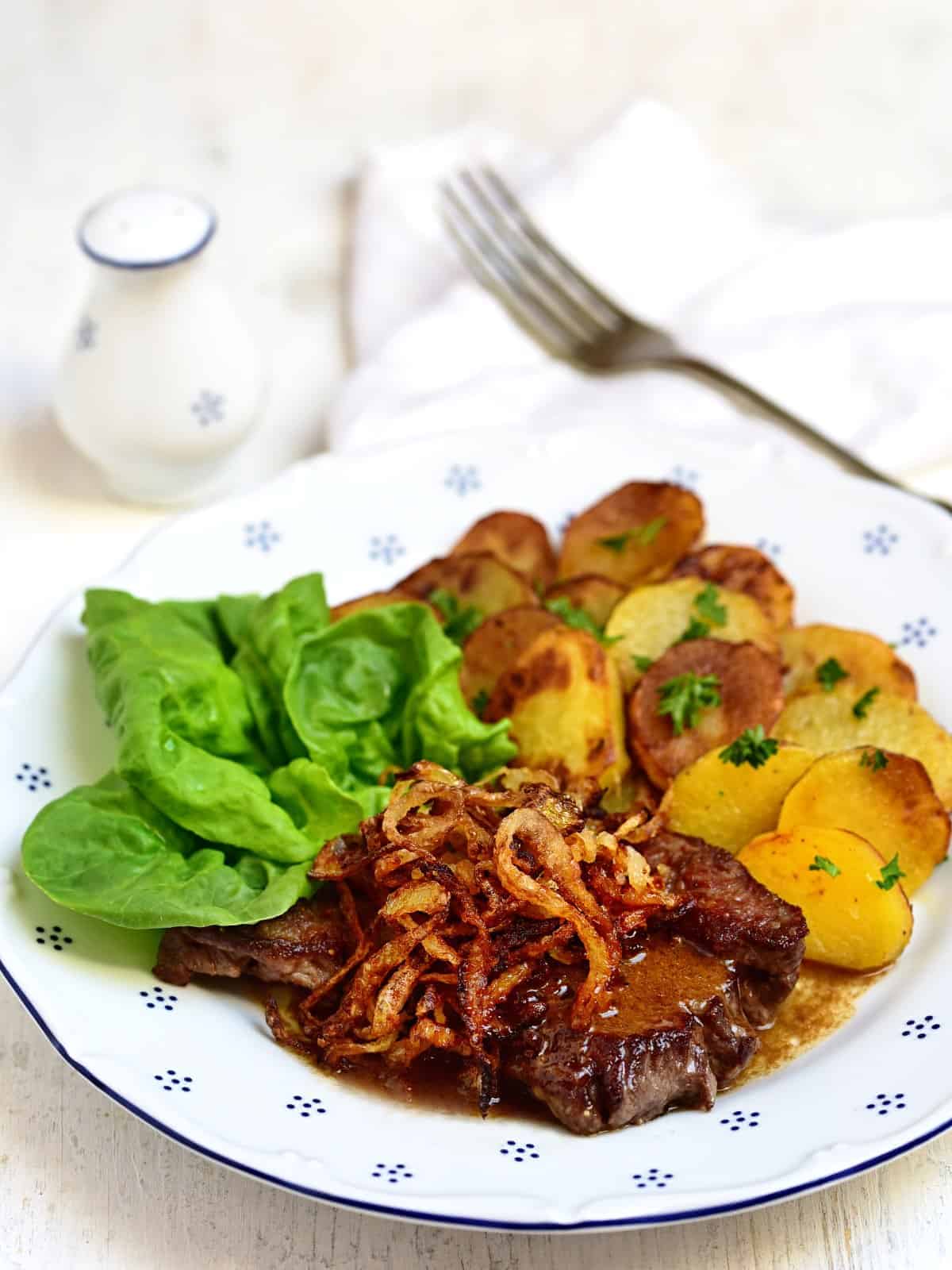 Zwiebelrostbraten Czech vídeňská roštěná recipe