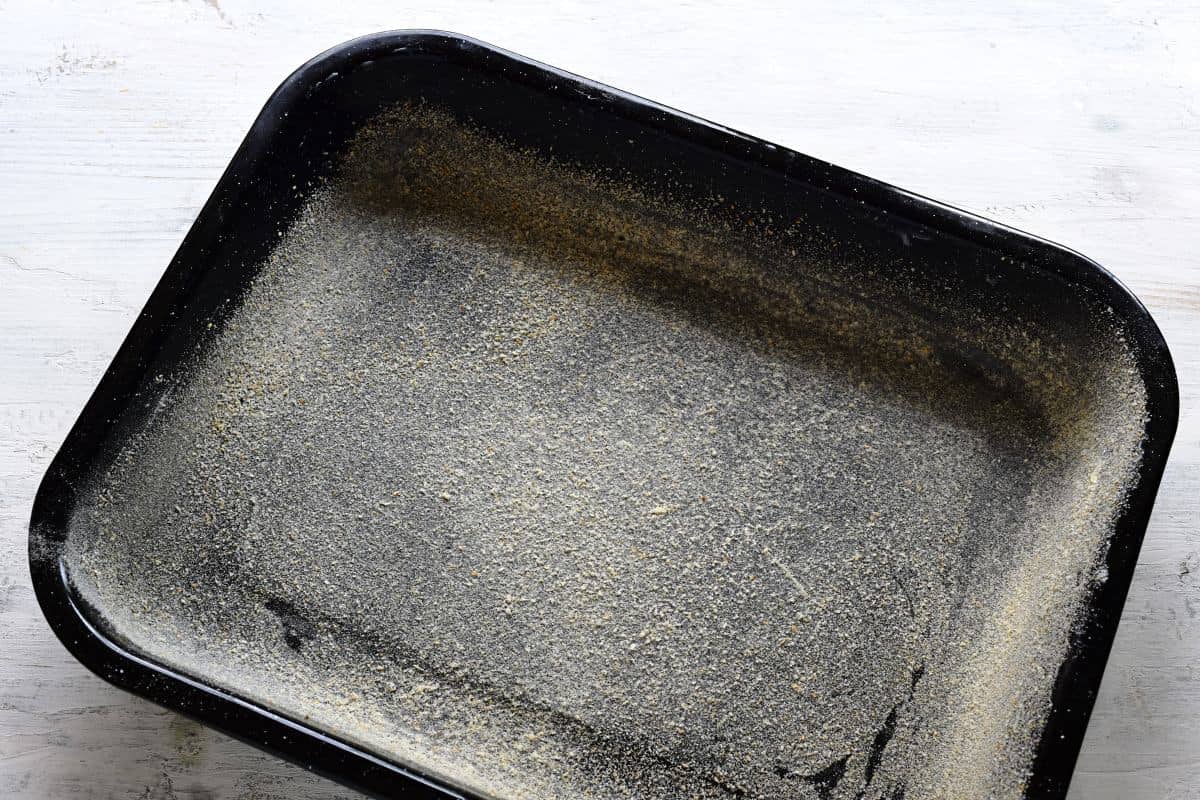 preparing the baking tray for the coffee cake