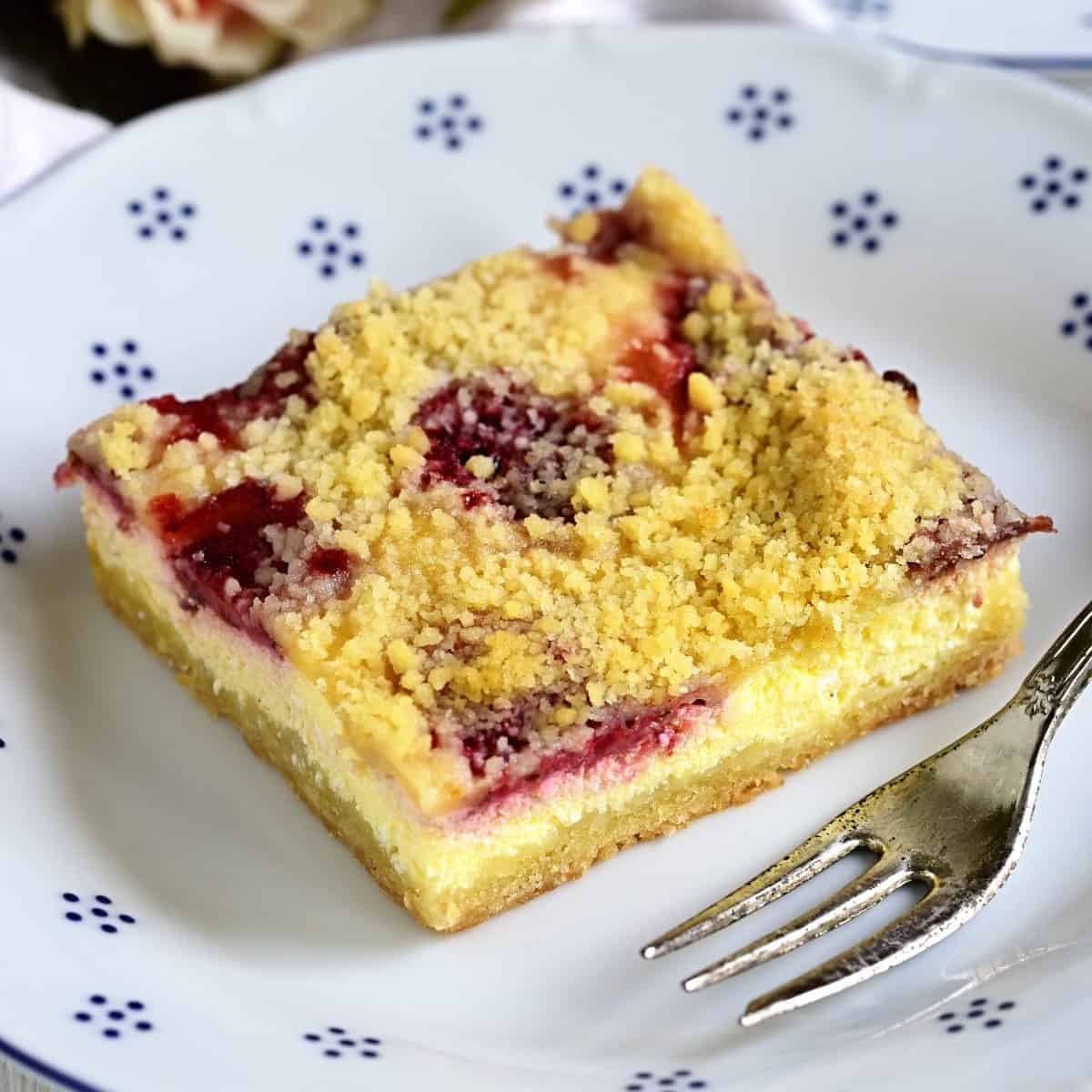 Czech tvarohový koláč served on a dessert plate