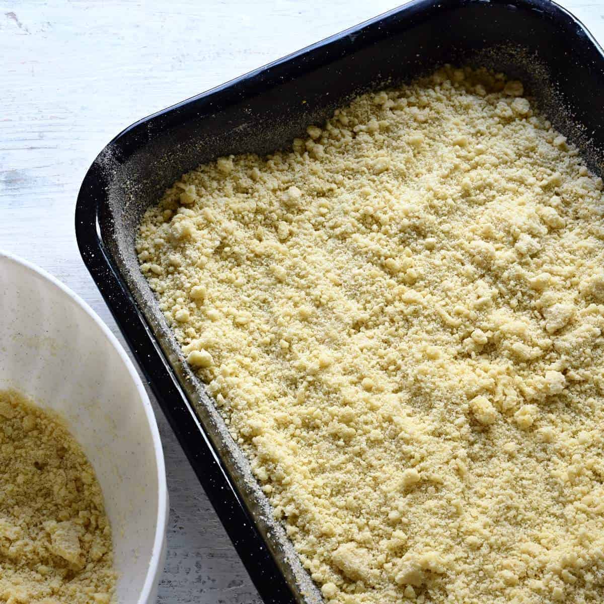 making cream cheese coffee cake