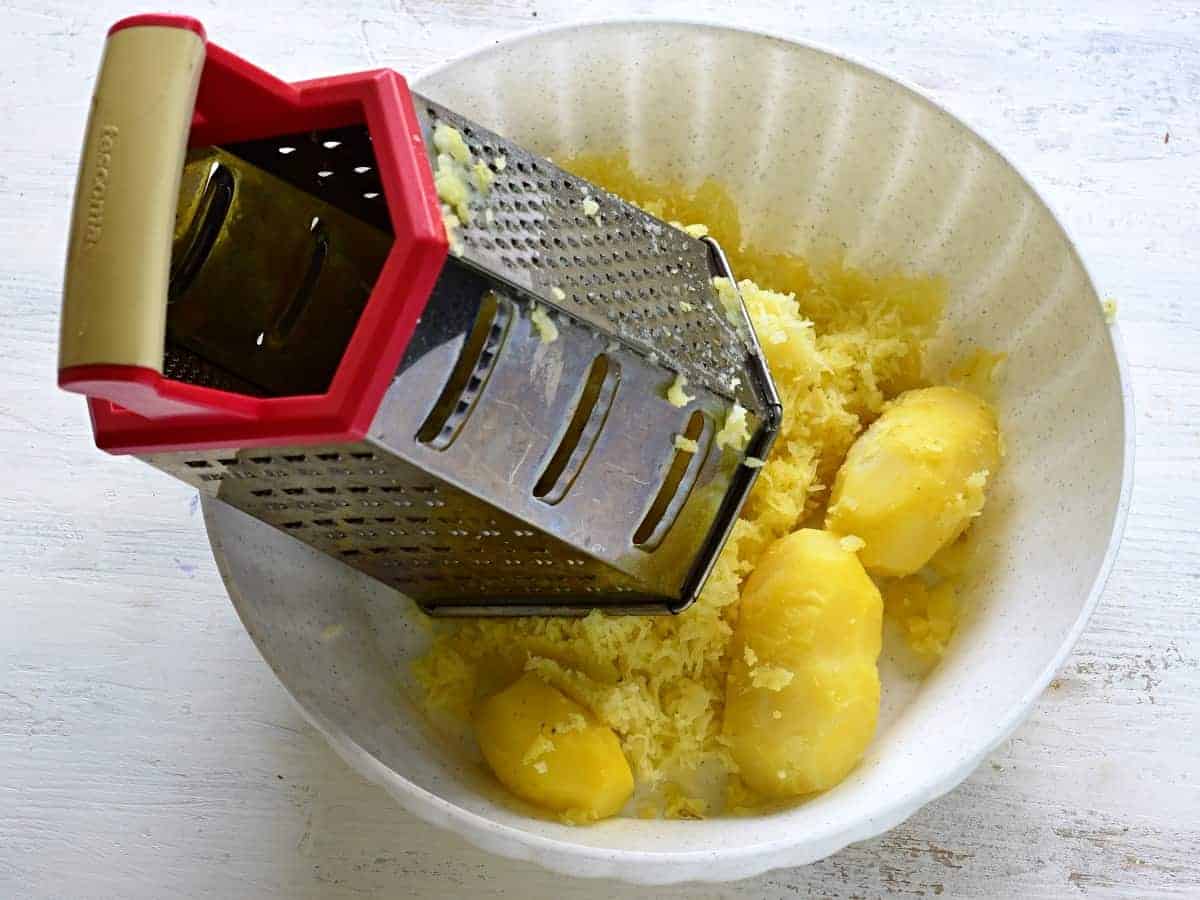 grating cooked potatoes for dumplings