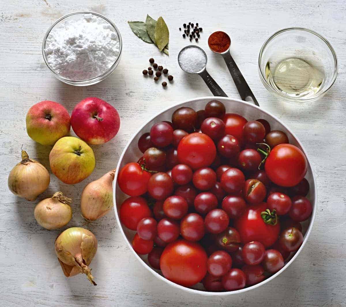What you need for homemade ketchup - ingredients.