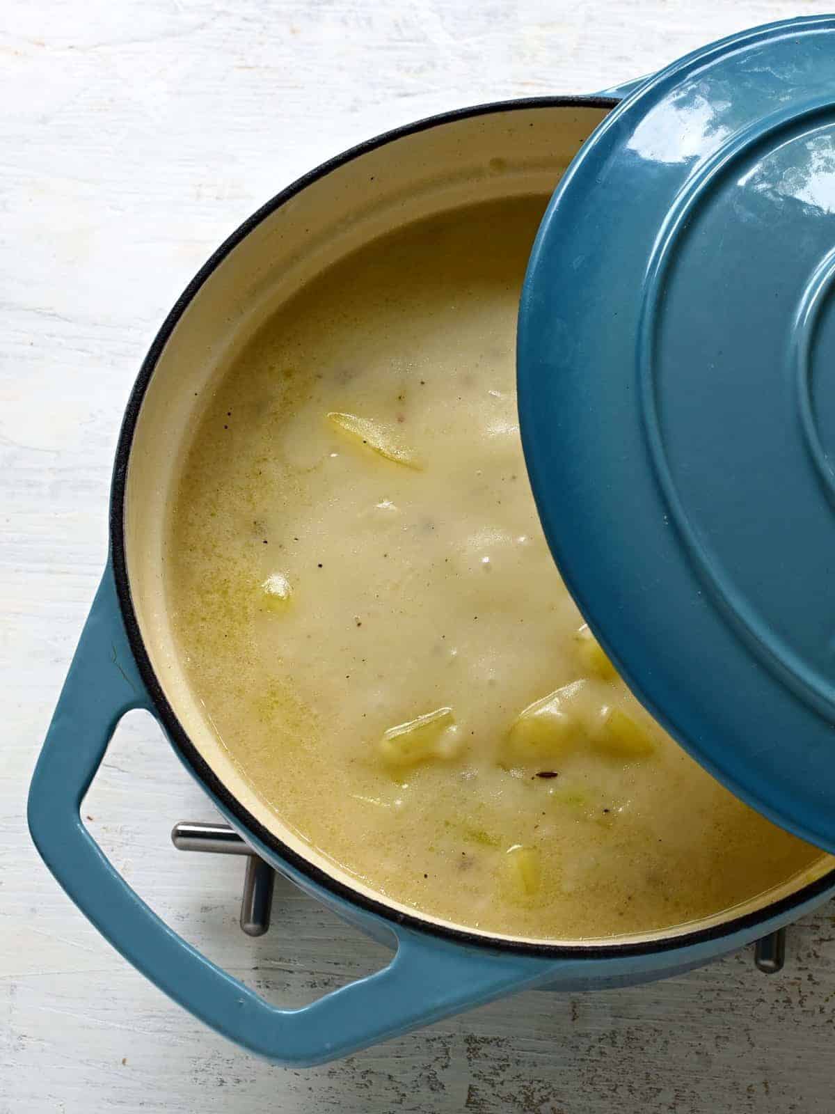 Making potato sauce.