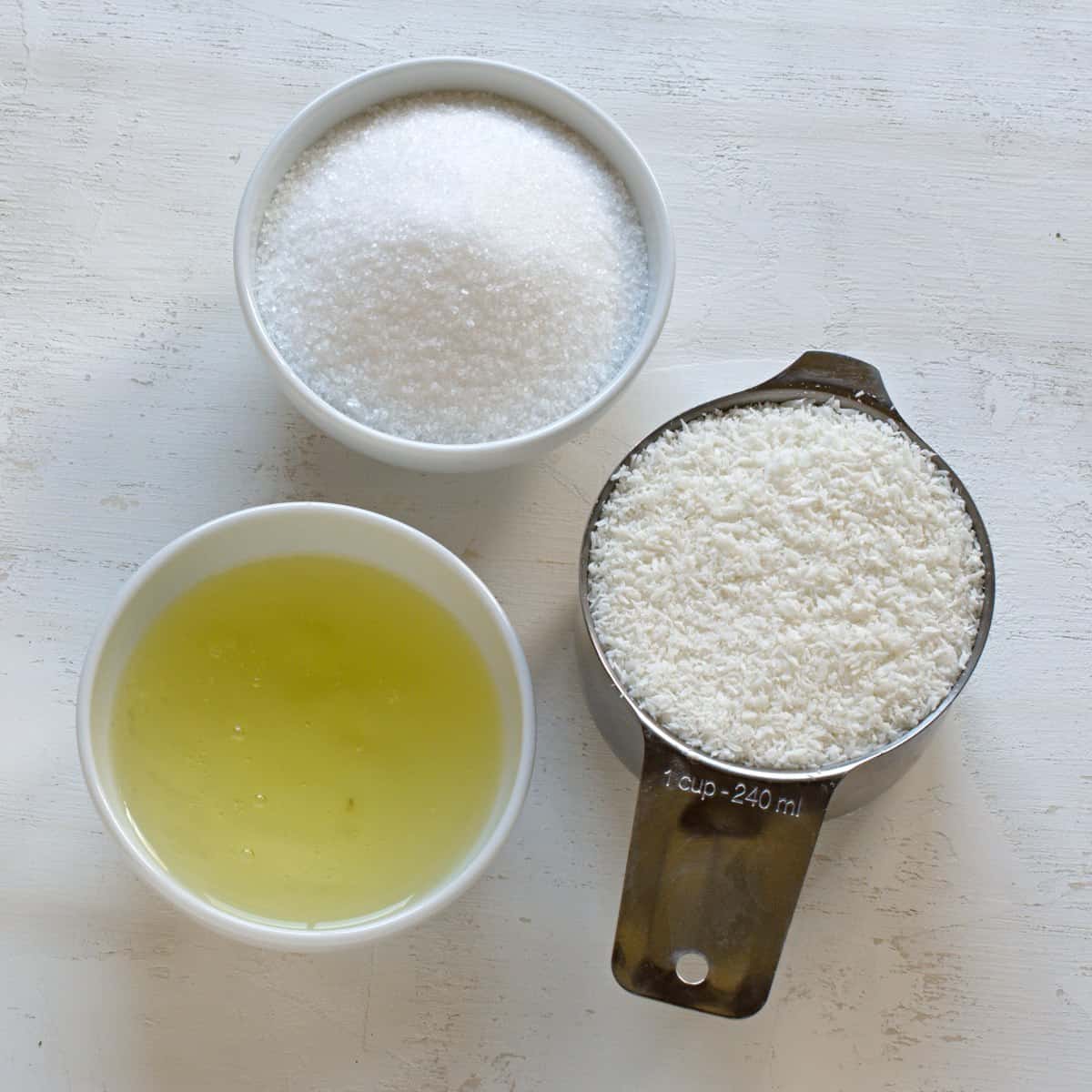 Coconut meringue cookies ingredients.