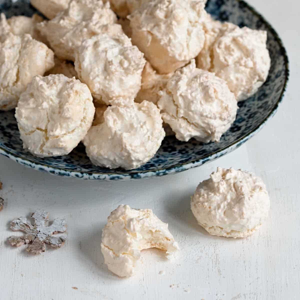 Coconut meringue cookies kokosky recipe