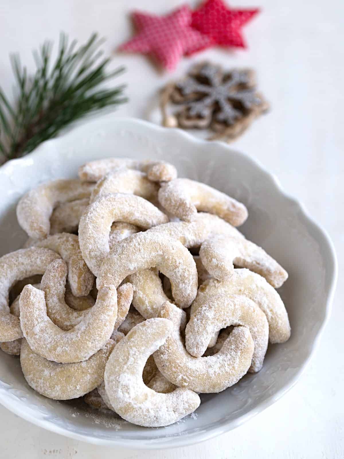 Czech vanilkove rohlicky vanilla crescent cookies.