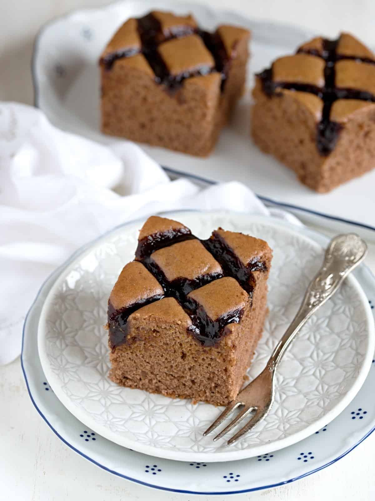 Gingerbread slice served.