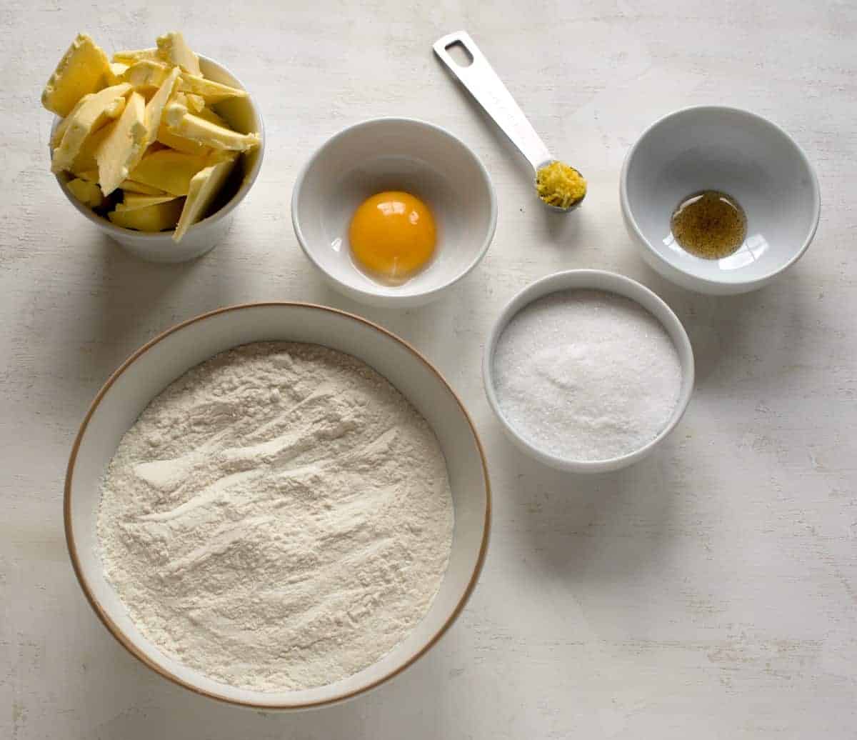 Linzer cookies ingredients.