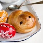 Easter bird made with yeast dough.