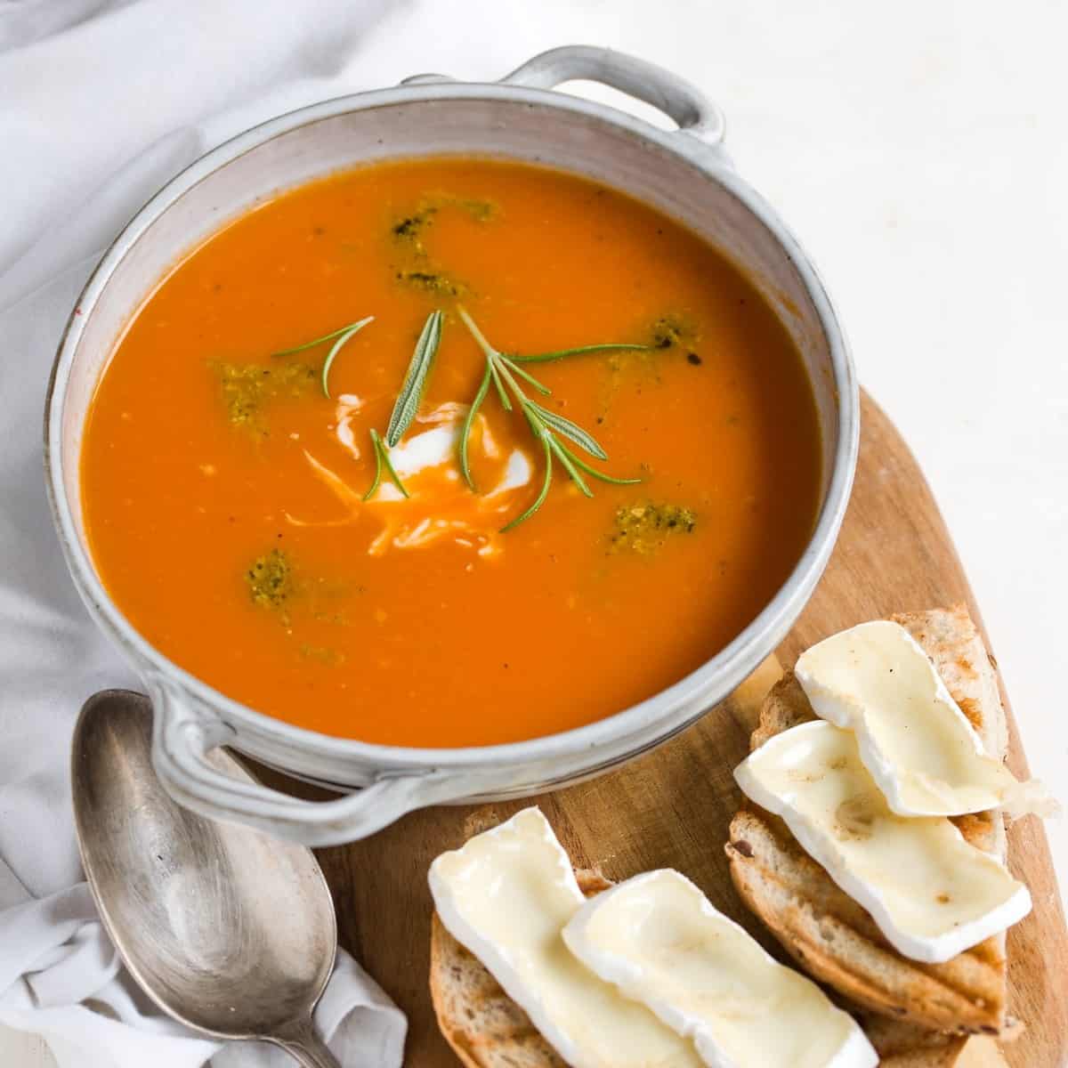 Fresh tomato soup served with cheese toast.