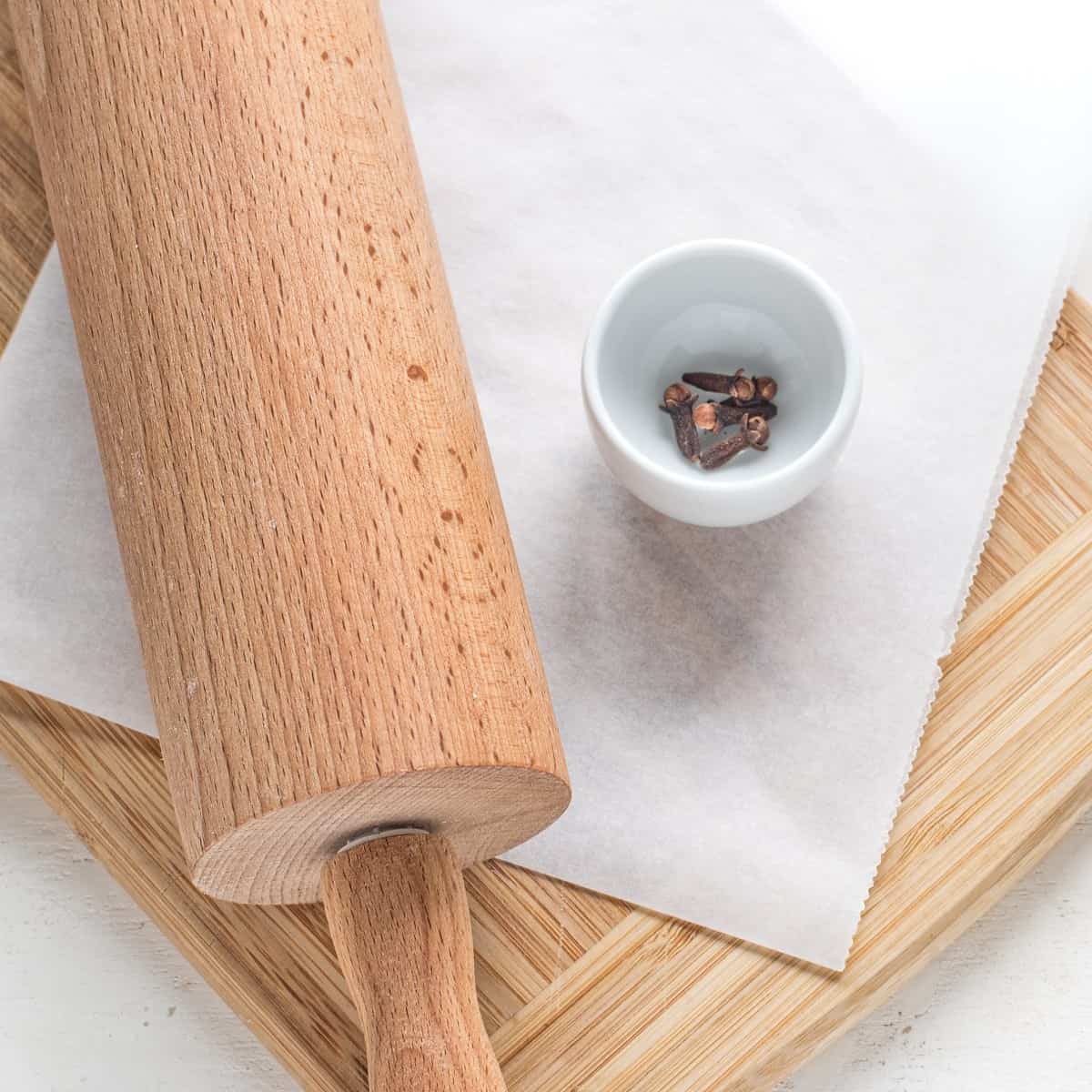 How to Grind Spices by Hand without Mortar and Pestle