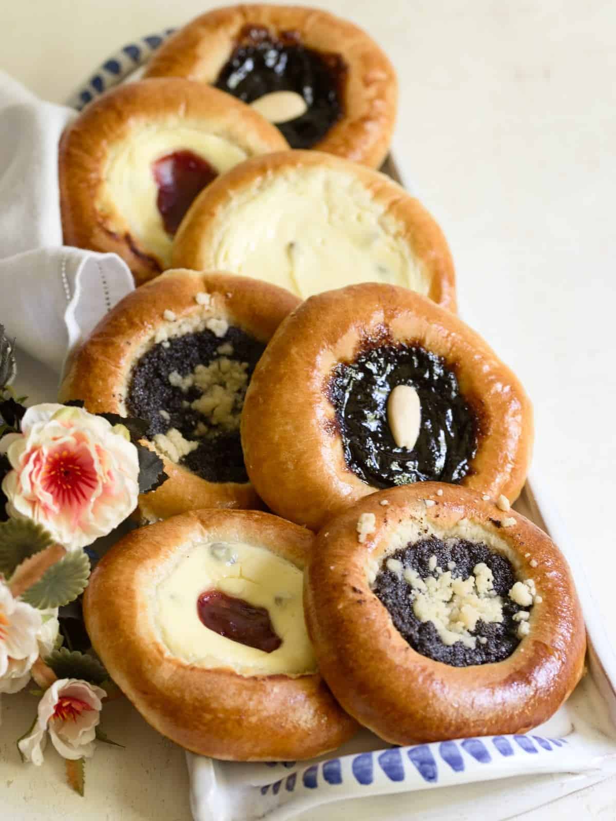 Round Czech kolache, authentic recipe.