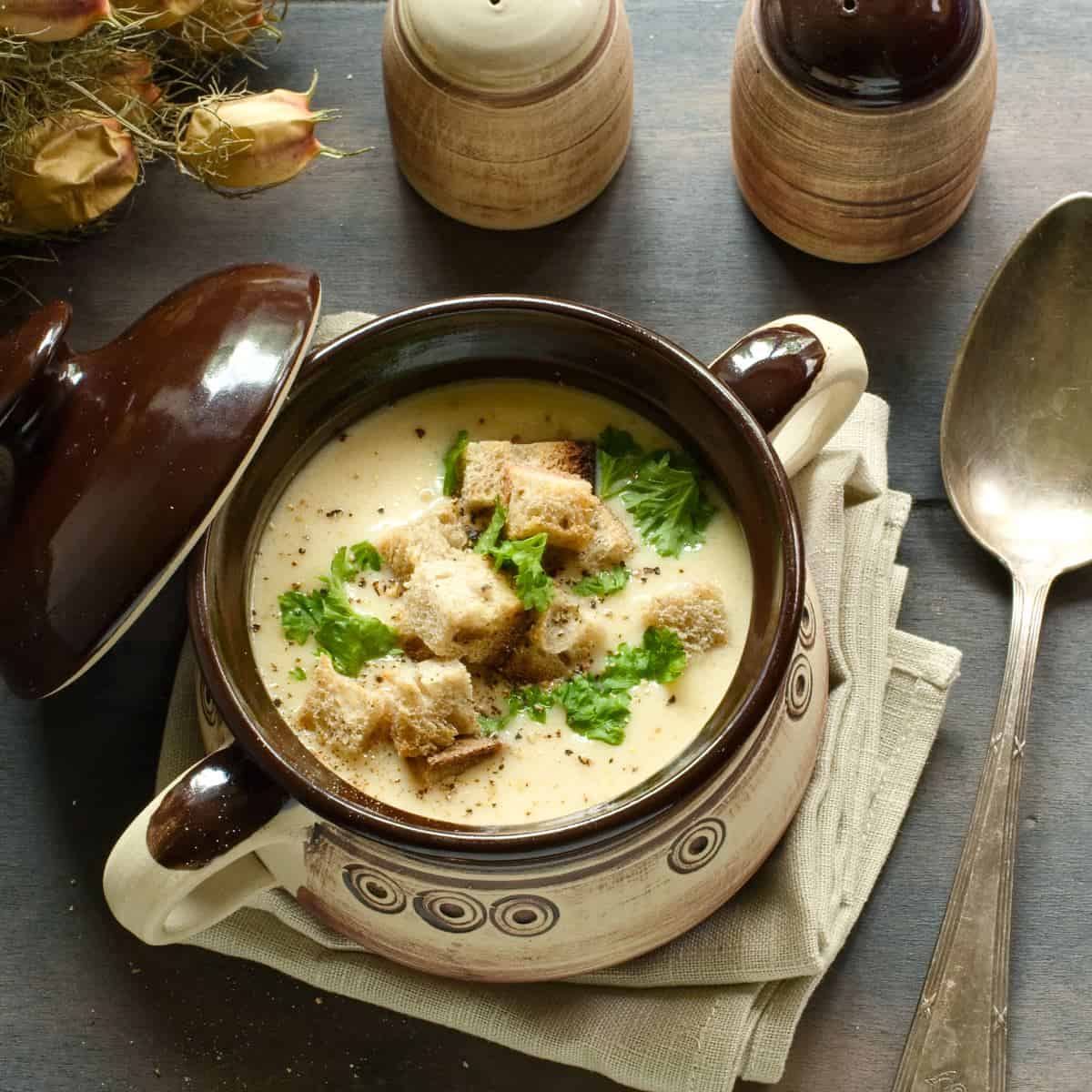 Czech beer soup (pivní polévka) served in a bowl.