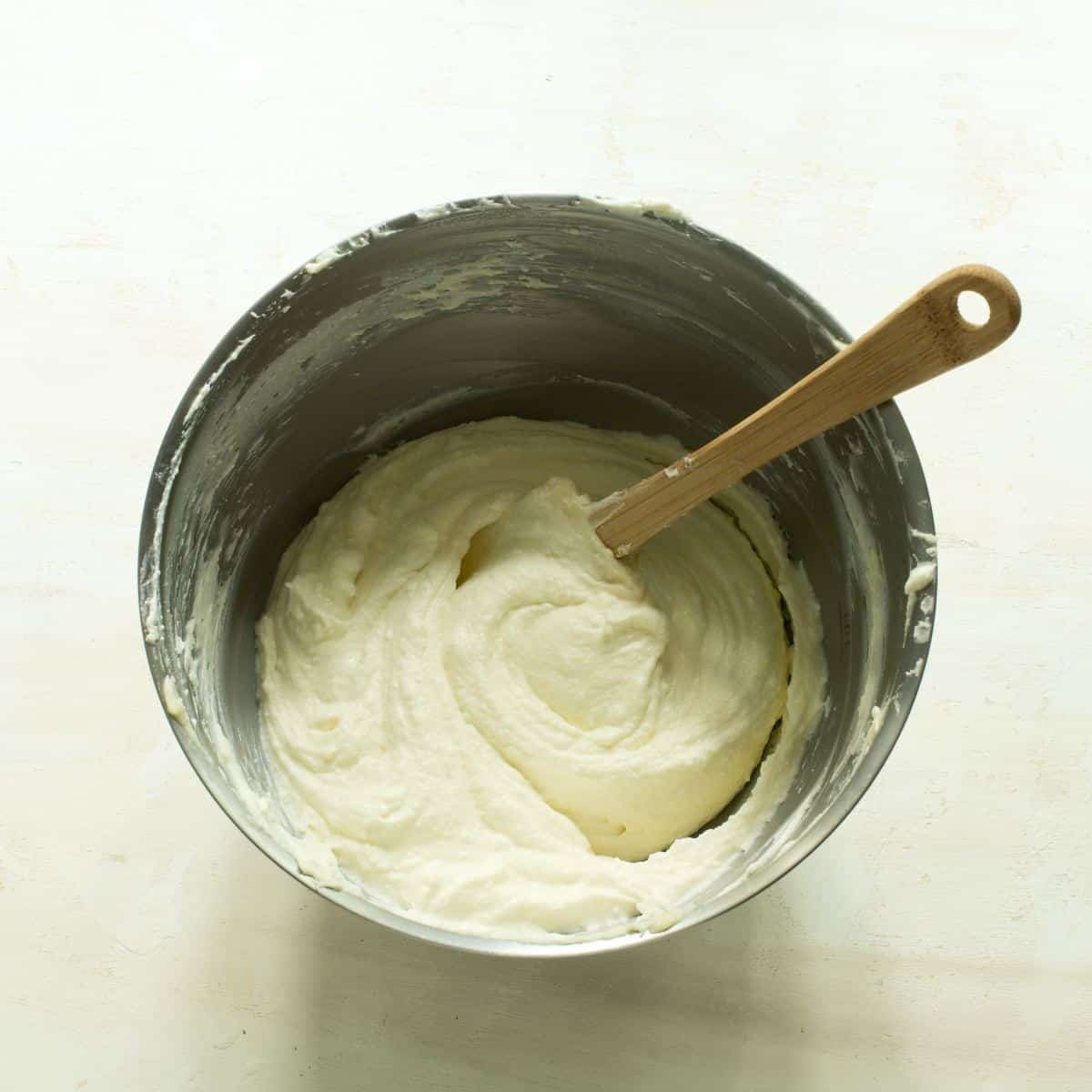 Tvaroh cream in a bowl.